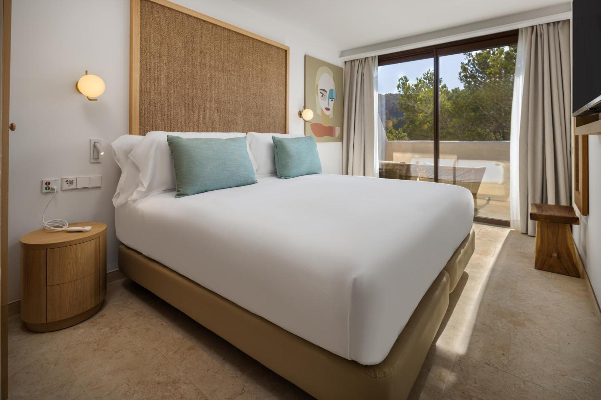 Cala San Miguel Ibiza Resort, Adults Only, Curio Collection By Hilton Port de Sant Miguel Exteriör bild